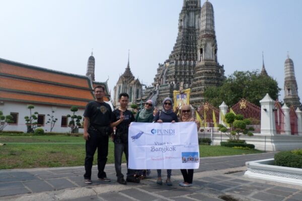 Bangkok - Bergayaturis (4) Bangkok - Bergayaturis (4)