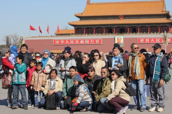 Keluarga Besar Telkom Family Group tour ke Beijing Shanghai Maret 2014 (1)