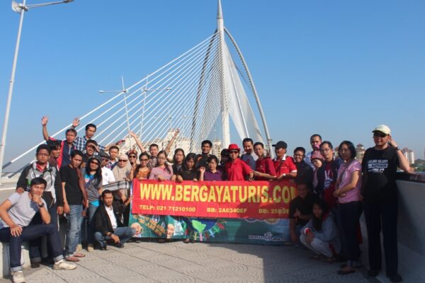 Kuala Lumpur - Bergayaturis (2) Kuala Lumpur - Bergayaturis (2)